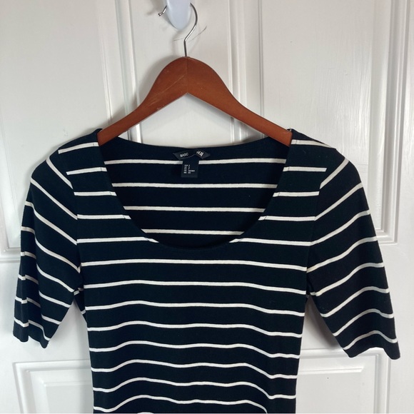 H&M Basic Black and White Striped Quarter Sleeve Women's Top - Picture 4 of 6